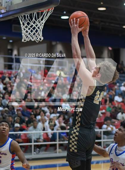 Thumbnail 1 in Jordan vs. King (UIL 6A D2 Basketball Regional Semifinal) photogallery.