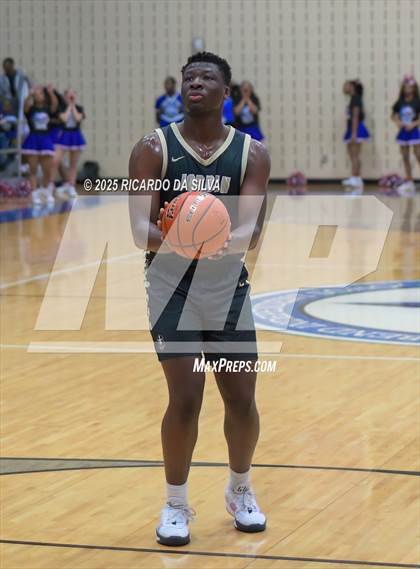 Thumbnail 3 in Jordan vs. King (UIL 6A D2 Basketball Regional Semifinal) photogallery.