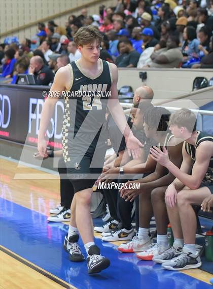 Thumbnail 1 in Jordan vs. King (UIL 6A D2 Basketball Regional Semifinal) photogallery.