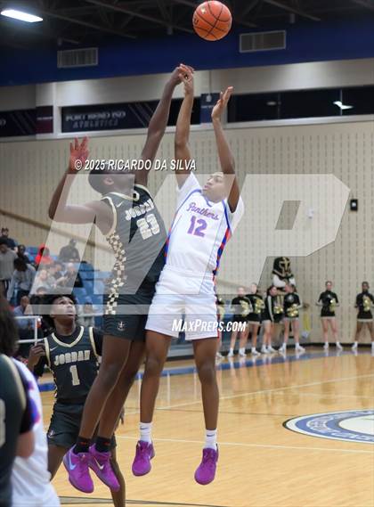 Thumbnail 2 in Jordan vs. King (UIL 6A D2 Basketball Regional Semifinal) photogallery.