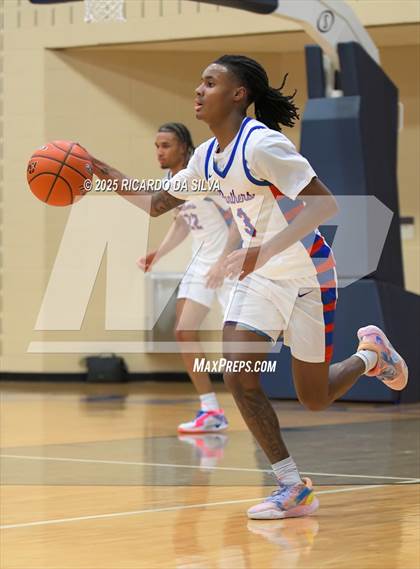 Thumbnail 2 in Jordan vs. King (UIL 6A D2 Basketball Regional Semifinal) photogallery.