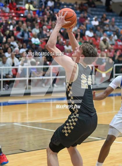 Thumbnail 3 in Jordan vs. King (UIL 6A D2 Basketball Regional Semifinal) photogallery.