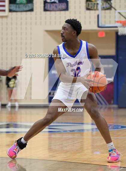 Thumbnail 1 in Jordan vs. King (UIL 6A D2 Basketball Regional Semifinal) photogallery.