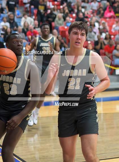 Thumbnail 2 in Jordan vs. King (UIL 6A D2 Basketball Regional Semifinal) photogallery.
