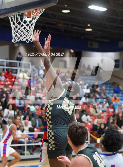 Thumbnail 1 in Jordan vs. King (UIL 6A D2 Basketball Regional Semifinal) photogallery.