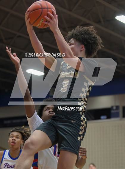 Thumbnail 3 in Jordan vs. King (UIL 6A D2 Basketball Regional Semifinal) photogallery.