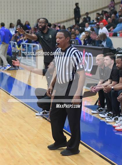 Thumbnail 3 in Jordan vs. King (UIL 6A D2 Basketball Regional Semifinal) photogallery.