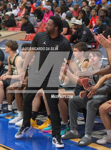 Thumbnail 3 in Jordan vs. King (UIL 6A D2 Basketball Regional Semifinal) photogallery.