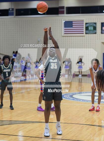 Thumbnail 1 in Jordan vs. King (UIL 6A D2 Basketball Regional Semifinal) photogallery.