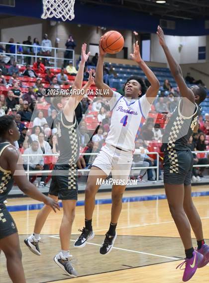 Thumbnail 1 in Jordan vs. King (UIL 6A D2 Basketball Regional Semifinal) photogallery.