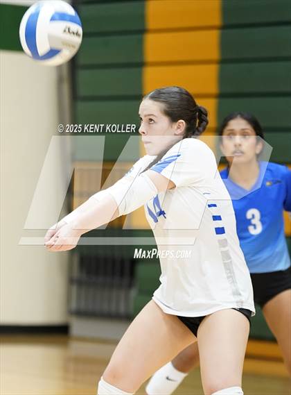 Thumbnail 1 in Adams vs. Rochester (Notre Dame Prep Quad) photogallery.