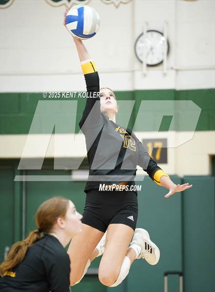 Thumbnail 3 in Adams vs. Rochester (Notre Dame Prep Quad) photogallery.