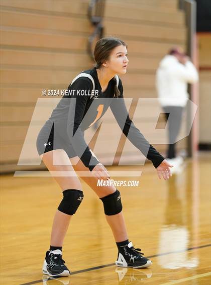 Thumbnail 3 in Harbor Beach vs. Almont photogallery.