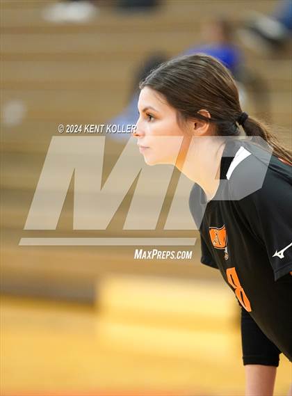 Thumbnail 1 in Harbor Beach vs. Almont photogallery.
