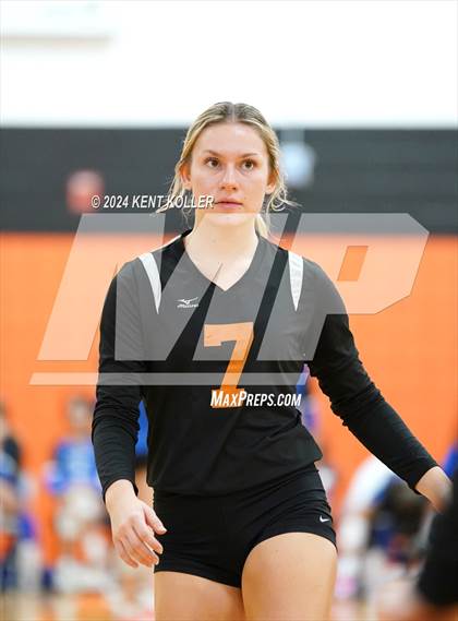 Thumbnail 1 in Harbor Beach vs. Almont photogallery.