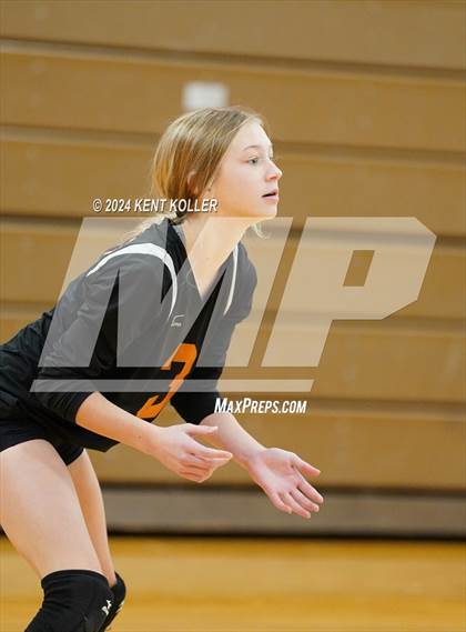 Thumbnail 2 in Harbor Beach vs. Almont photogallery.