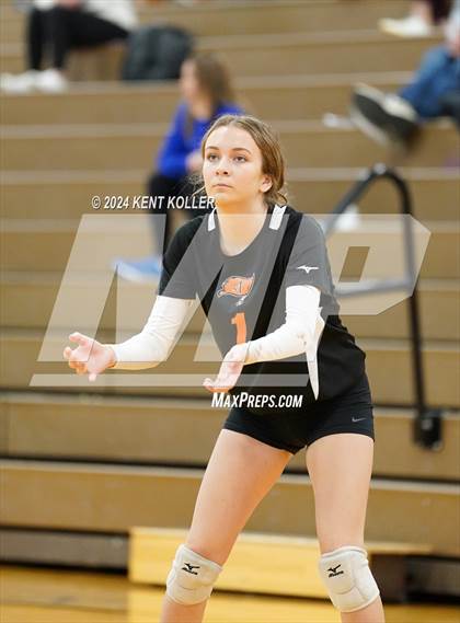 Thumbnail 3 in Harbor Beach vs. Almont photogallery.
