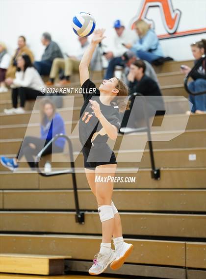 Thumbnail 3 in Harbor Beach vs. Almont photogallery.