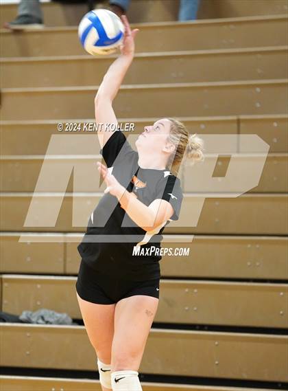 Thumbnail 2 in Harbor Beach vs. Almont photogallery.