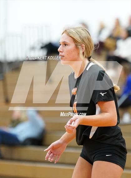 Thumbnail 2 in Harbor Beach vs. Almont photogallery.