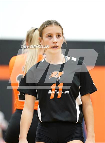 Thumbnail 3 in Harbor Beach vs. Almont photogallery.