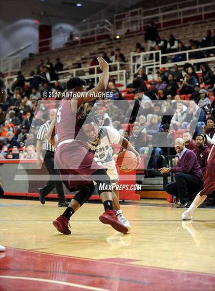 Thumbnail 2 in Curtis vs Lincoln (PSAL Class AA Semifinal Playoff ) photogallery.