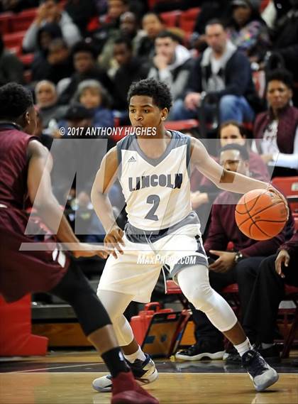 Thumbnail 2 in Curtis vs Lincoln (PSAL Class AA Semifinal Playoff ) photogallery.