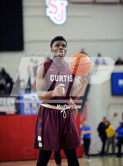 Thumbnail 2 in Curtis vs Lincoln (PSAL Class AA Semifinal Playoff ) photogallery.