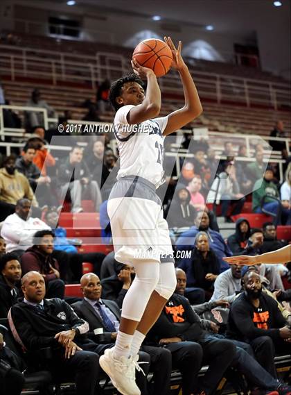 Thumbnail 3 in Curtis vs Lincoln (PSAL Class AA Semifinal Playoff ) photogallery.