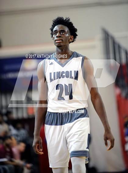 Thumbnail 2 in Curtis vs Lincoln (PSAL Class AA Semifinal Playoff ) photogallery.