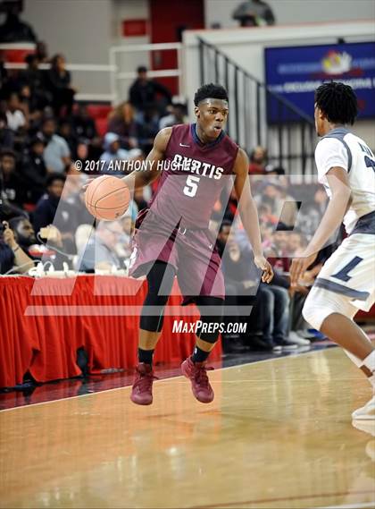 Thumbnail 2 in Curtis vs Lincoln (PSAL Class AA Semifinal Playoff ) photogallery.
