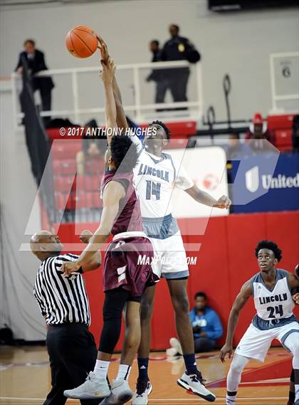 Thumbnail 3 in Curtis vs Lincoln (PSAL Class AA Semifinal Playoff ) photogallery.