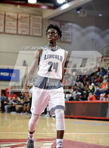 Thumbnail 2 in Curtis vs Lincoln (PSAL Class AA Semifinal Playoff ) photogallery.