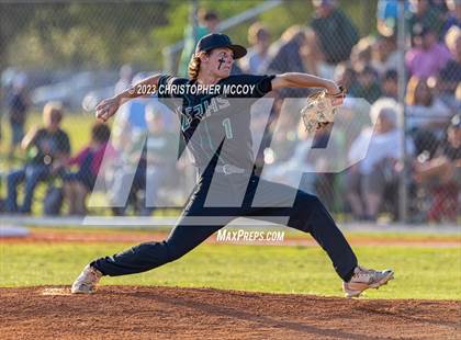 Thumbnail 3 in Lakewood Ranch vs. Venice (FHSAA 7A District 8 Semifinal) photogallery.