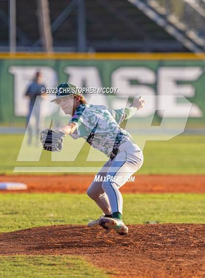Thumbnail 2 in Lakewood Ranch vs. Venice (FHSAA 7A District 8 Semifinal) photogallery.