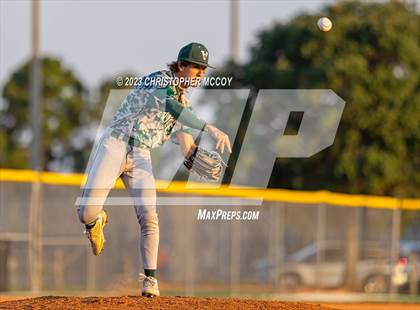 Thumbnail 2 in Lakewood Ranch vs. Venice (FHSAA 7A District 8 Semifinal) photogallery.
