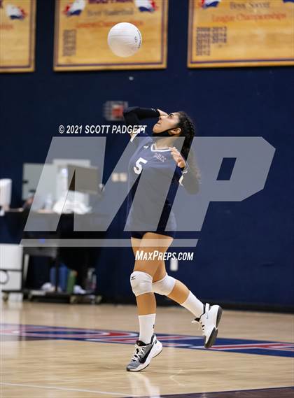 Thumbnail 1 in Great Oak vs King photogallery.