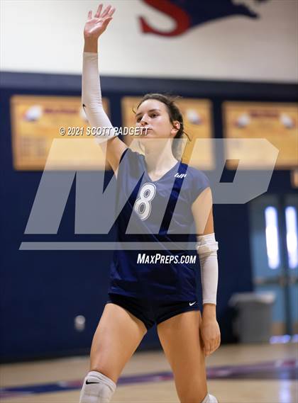 Thumbnail 1 in Great Oak vs King photogallery.