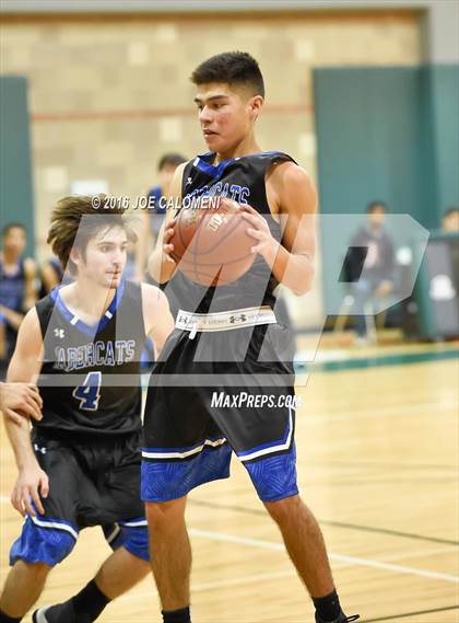 Thumbnail 3 in Stevens [John Paul] vs Edinburg (NISD/NEISD Invitational) photogallery.