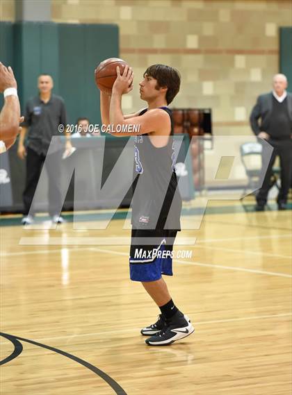 Thumbnail 3 in Stevens [John Paul] vs Edinburg (NISD/NEISD Invitational) photogallery.