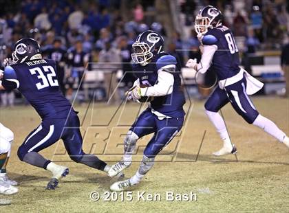 Thumbnail 3 in Royal @ Camarillo photogallery.