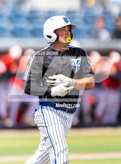 Thumbnail 2 in Mountain Ridge vs. Fremont (UHSAA 6A Bracket Play) photogallery.