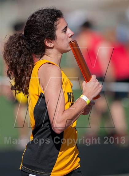 Thumbnail 2 in 2013 Ventura Invitational Girls Varsity 4X1600 Relay photogallery.
