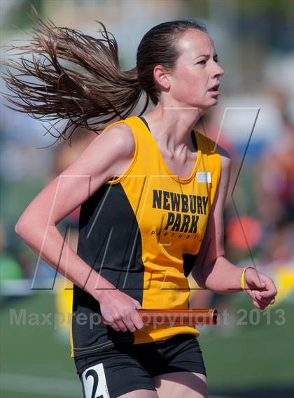 Thumbnail 2 in 2013 Ventura Invitational Girls Varsity 4X1600 Relay photogallery.
