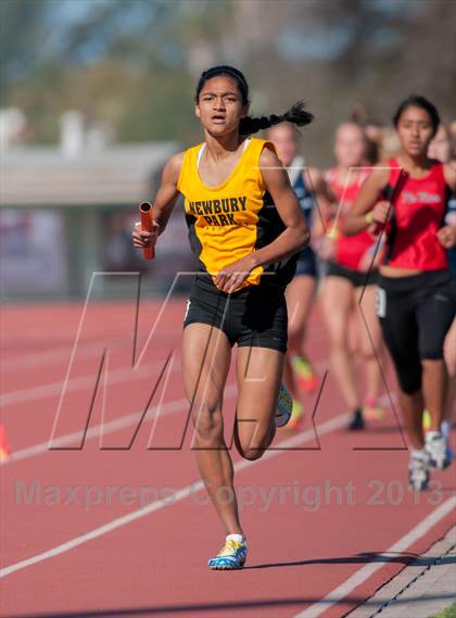Thumbnail 1 in 2013 Ventura Invitational Girls Varsity 4X1600 Relay photogallery.