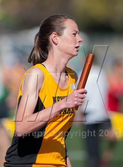 Thumbnail 2 in 2013 Ventura Invitational Girls Varsity 4X1600 Relay photogallery.