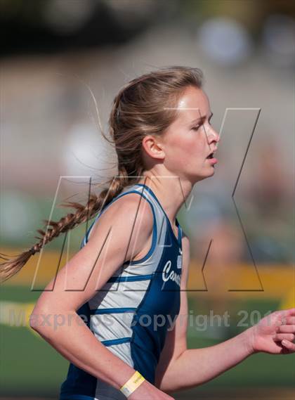 Thumbnail 3 in 2013 Ventura Invitational Girls Varsity 4X1600 Relay photogallery.