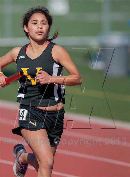 Thumbnail 1 in 2013 Ventura Invitational Girls Varsity 4X1600 Relay photogallery.