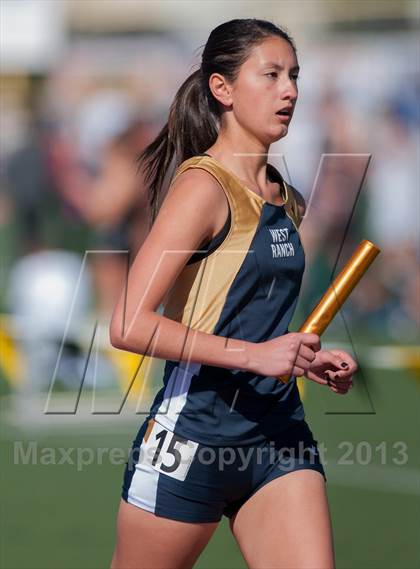 Thumbnail 2 in 2013 Ventura Invitational Girls Varsity 4X1600 Relay photogallery.