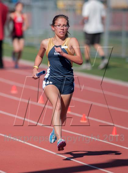 Thumbnail 3 in 2013 Ventura Invitational Girls Varsity 4X1600 Relay photogallery.